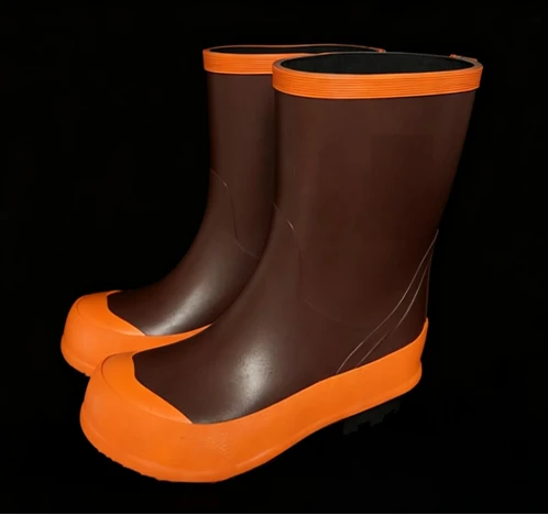 Shield Wings high voltage dielectric boots for electrical workers